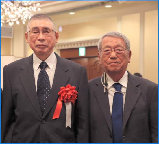 令和7年度　吉田茂理事長 功労者表彰　前川会長と